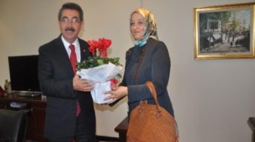 Kadın Kollarından Kaymakama Ziyaret