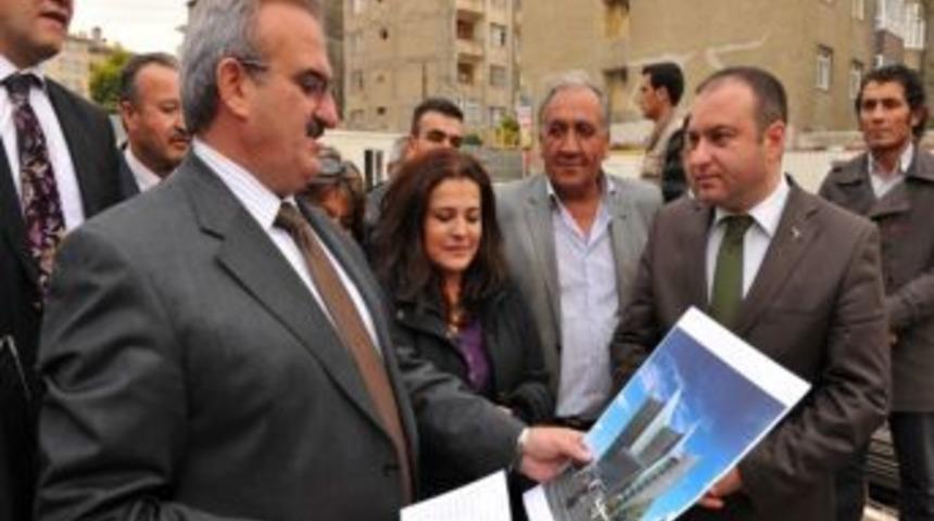 Vali Karaloğlu Okul İnşaatlarında İncelemelerde Bulundu