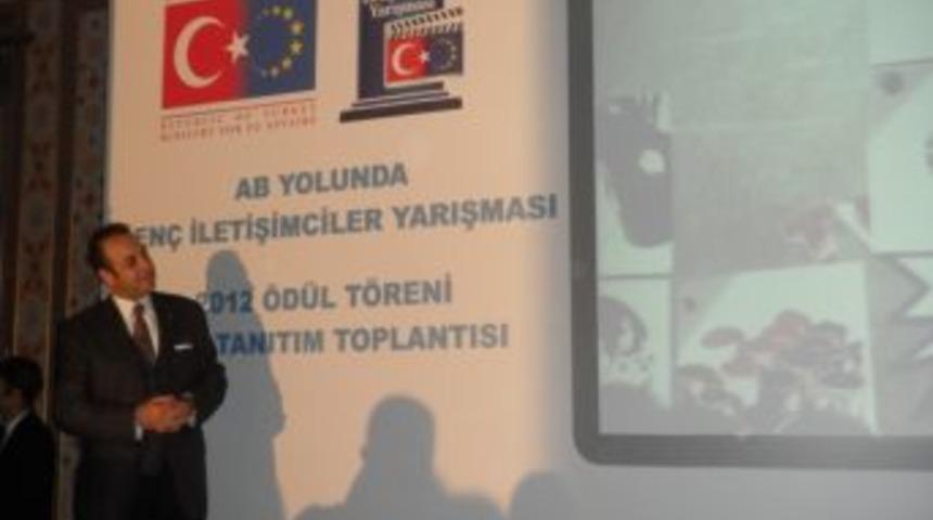 AB Yolundaki Gen&ccedil; Iletişimciler &Ouml;d&uuml;llerini Aldı