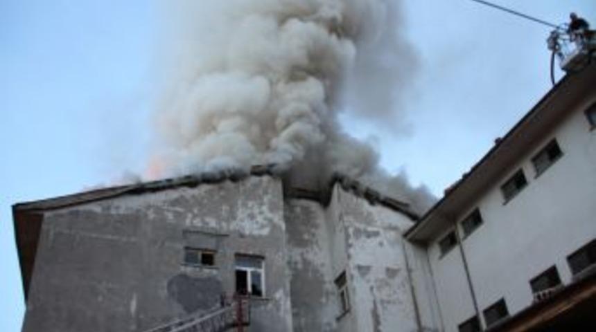 Eski Tekel Binasında Iki G&uuml;nde Ikinci Yangın