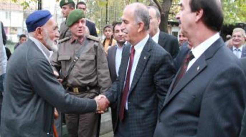 Vali Harput: Devlet, Kendine D&uuml;şmanlık Yapanın Başını Ezer