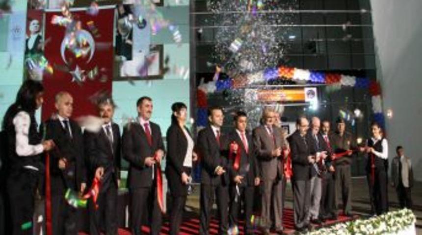 Başbakan&rsquo;ın Yurtlarda &Uuml;cretsiz Internet M&uuml;jdesi &Ouml;ğrencileri Sevindirdi