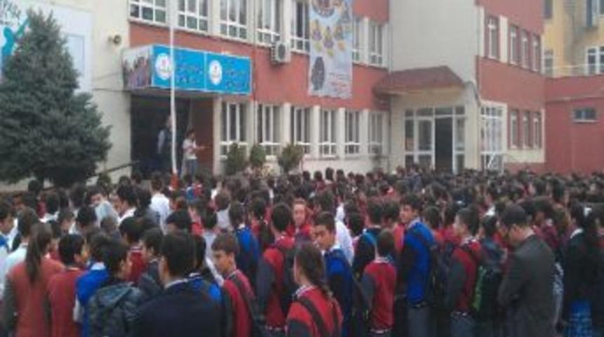 &Ouml;ğrenciler Kızılay Haftasını Kutladı