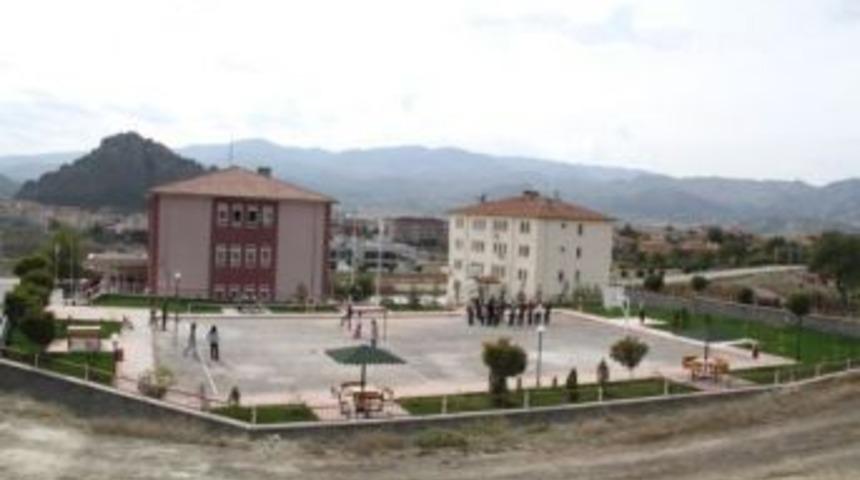 Anadolu &Ouml;ğretmen Lisesi Bah&ccedil;esi D&uuml;zenlendi