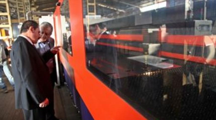 Vali, Makine Fabrikalarında İncelemelerde