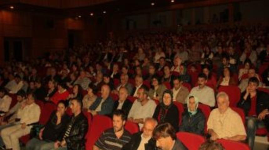 Levent Kırca Rize'de Sahne Aldı