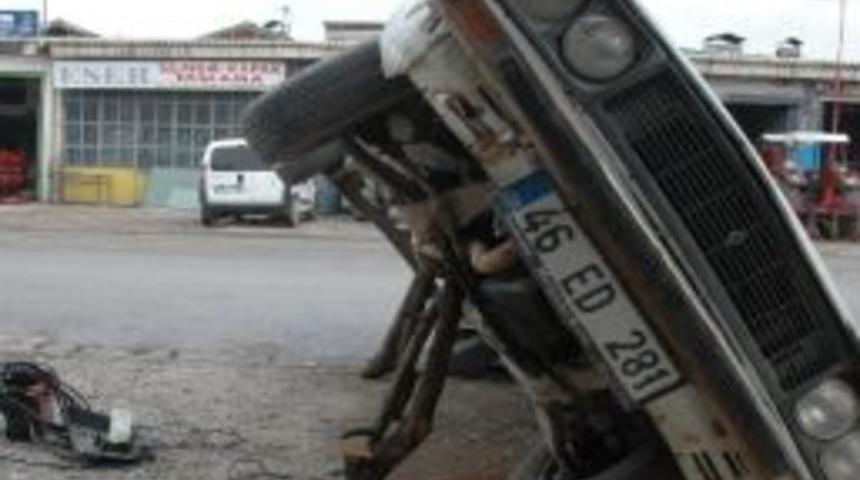 Otomobilini Yan Yatırıp Tamir Etti