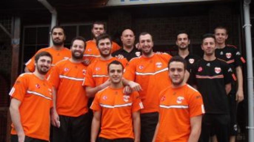 Adanaspor mutlu d&ouml;n&uuml;yon 81-63