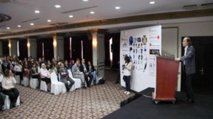 Karadenizli Eczacılar, Sekt&ouml;rel Eğitimlerle Kendilerini Geliştiriyor