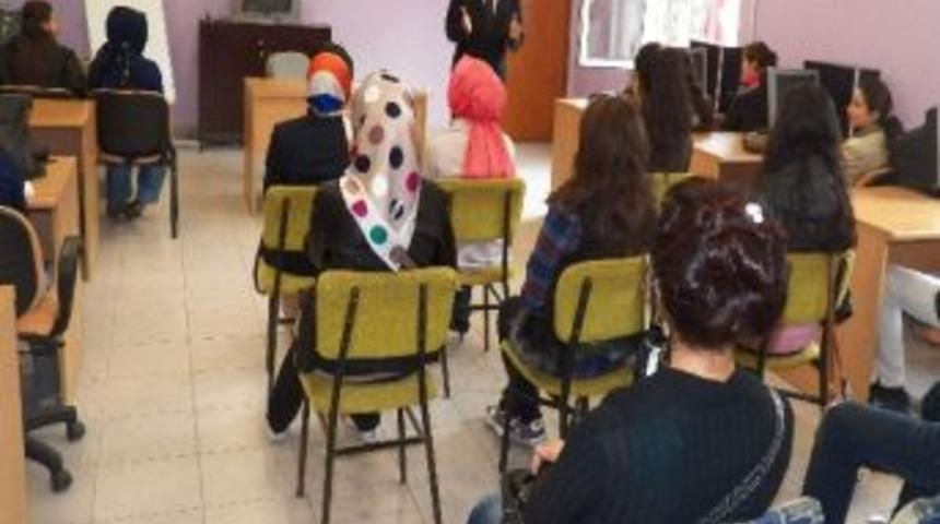 Agm&rsquo;de &Uuml;cretsiz Kurslar Başladı