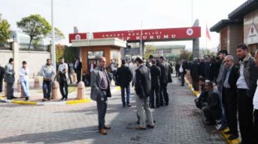 'Evden Sağ &Ccedil;ıkan Yok Ki Olup Biteni Anlatsın'