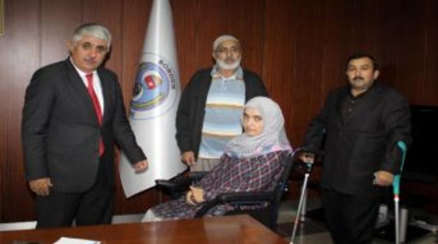 Sorgun Belediye Başkanı Şimşek&rsquo;den Engelli Gence Tekerlekli Sandalye