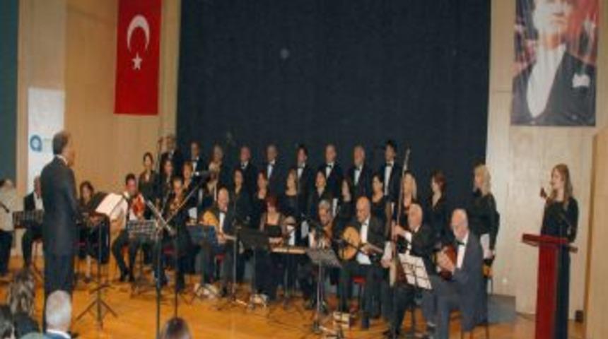Antalya Ticaret Borsası Korosu &Ouml;ğrenciler Yararına Konser Verdi