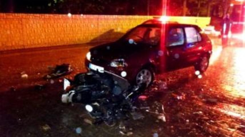 Motosiklet İle Otomobil &Ccedil;arpıştı: 1 Yaralı