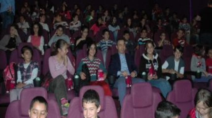 Başbakanın Koruma M&uuml;d&uuml;r&uuml;yd&uuml;, &Ccedil;ocukların Sevgilisi Oldu