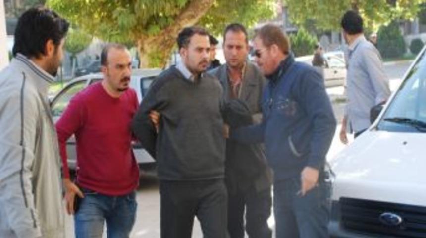 Annesini &Ouml;ld&uuml;ren Şizofreni Hastası, Adliyeye Sevk Edildi