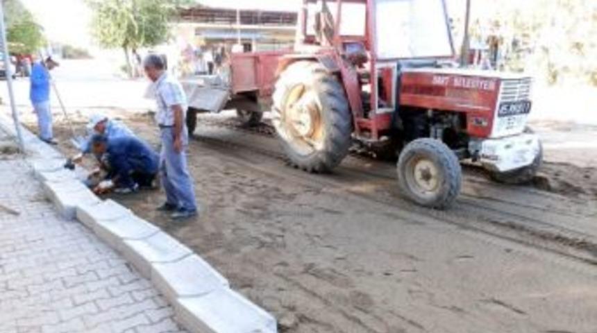 Sart Kasabası&rsquo;nda Parke D&ouml;şeme &Ccedil;alışmaları Devam Ediyor