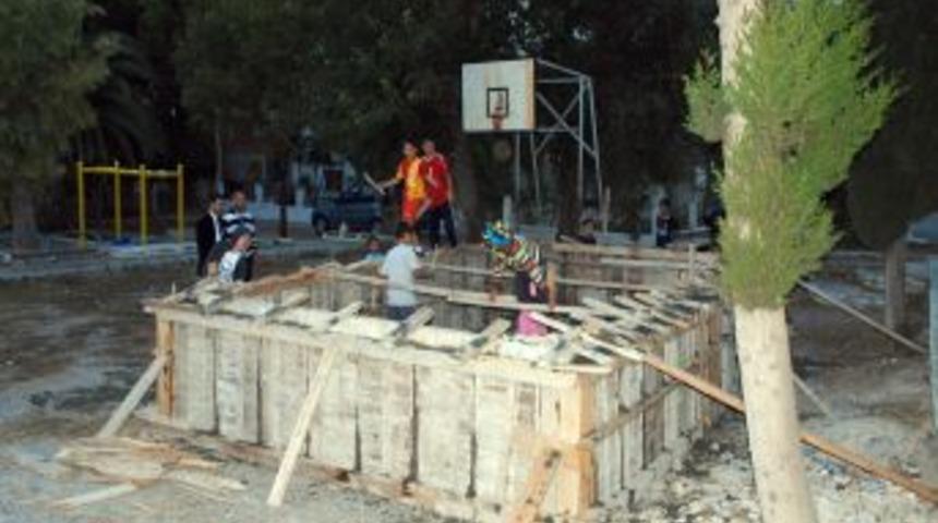 Basketbol Sahasının Ortasına Trafo Yapılmasına Tepki