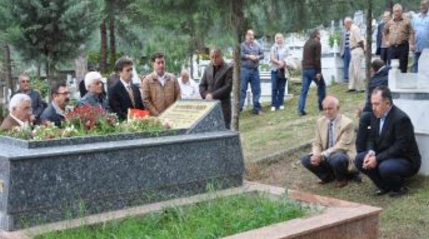 Muzaffer &Ouml;nder Mezarı Başında Anıldı