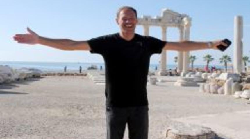 Bel&ccedil;ikalı Polis Şefi Vangheluwe: Boyumun Uzunluğunun Basketle Ilgisi Yok