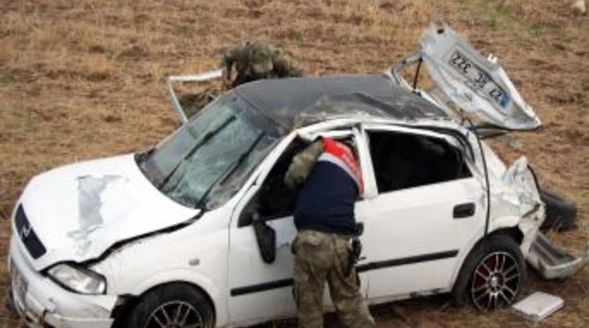 Otomobil Şarampole Yuvarlandı: Biri Ağır 5 Yaralı