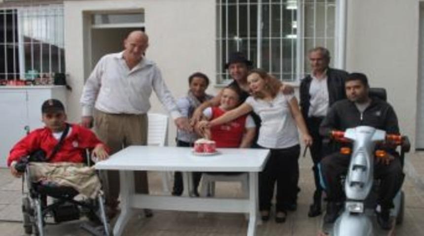 İzmir'de Anlamlı Yardım