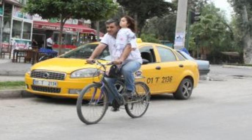 Bisikletle Tehlikeli Yolculuk