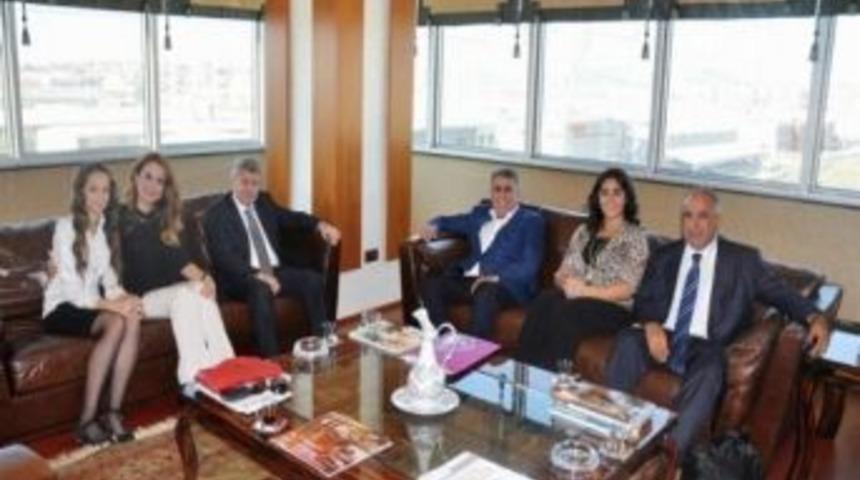 Milli Eğitim M&uuml;d&uuml;r&uuml; G&uuml;lsar&rsquo;dan Hayırsever İş Adamı &Ccedil;elik&rsquo;e Ziyaret