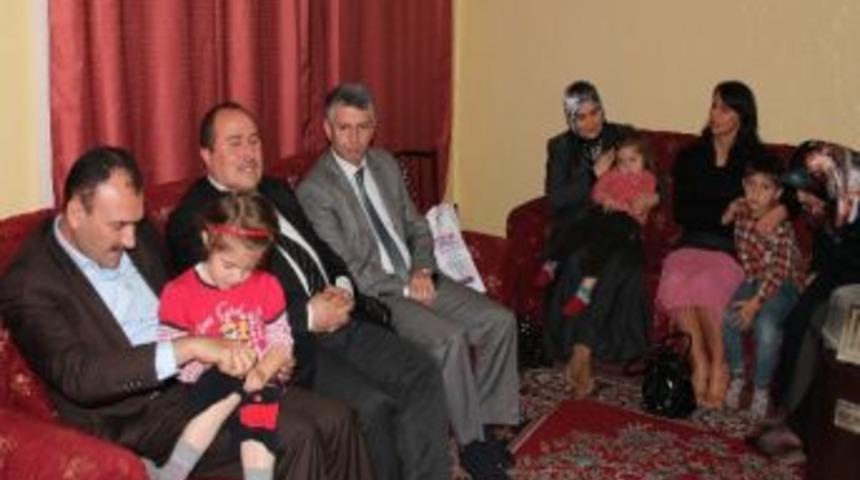Milli Eğitim M&uuml;d&uuml;r&uuml; Yılmaz, Ev Ziyaretlerini S&uuml;rd&uuml;r&uuml;yor