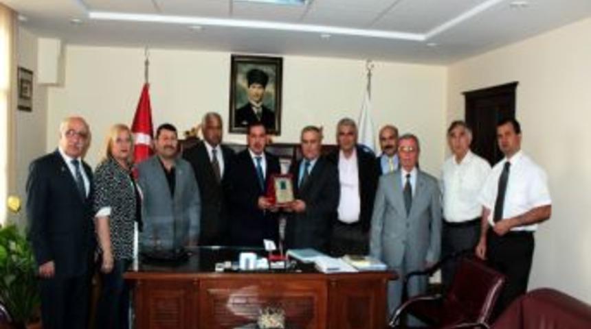 Oğuz Boyları Derneğinden Başkan Zenbilci&rsquo;ye Teşekk&uuml;r Plaketi
