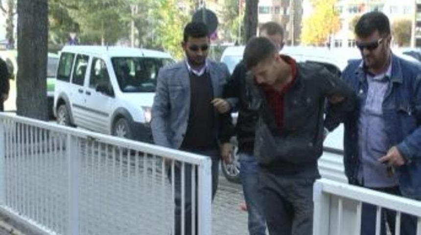 Hırsızları Plakaya S&uuml;r&uuml;len &Ccedil;amur Da Kurtaramadı
