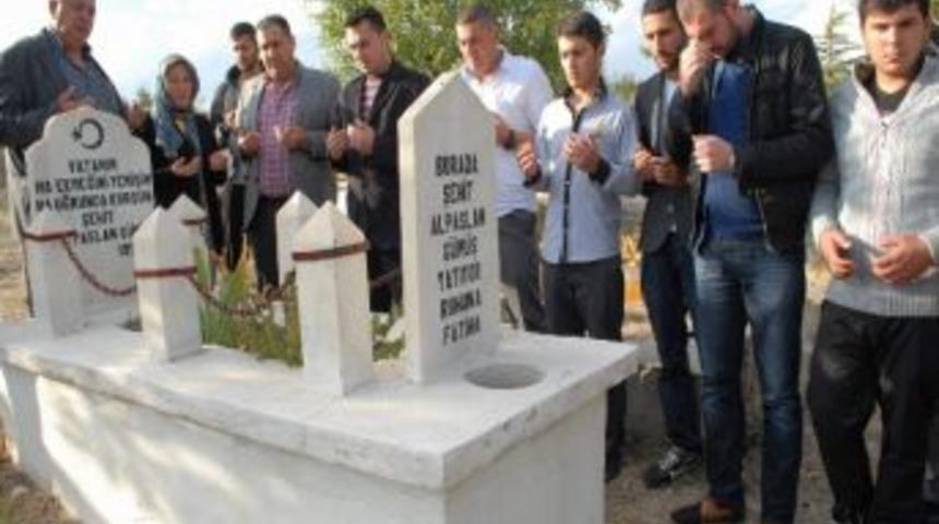 Alparslan G&uuml;m&uuml;ş Mezarı Başında Anıldı