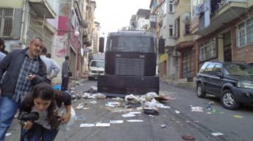 Beyoğlu'nda Izinsiz G&ouml;steriye M&uuml;dahele
