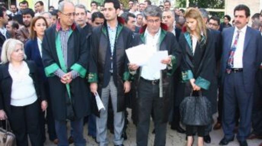 Diyarbakır Barosu Avukatlarından Oturma Eylemi