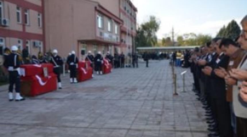 Şehit Polisler T&ouml;renle Uğurlandı