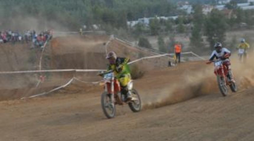 Türkiye Motokros Final Yarışlarını Sinan Memnun Kazandı.