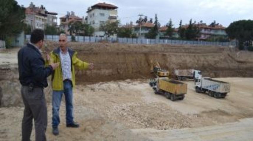 Kula Kent Meydanı &Ccedil;alışmaları S&uuml;r&uuml;yor