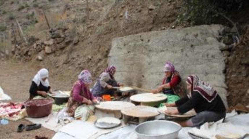 Köylü Hanımların Kış Hazırlığı