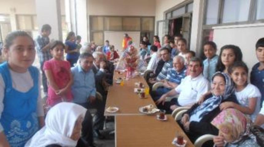 &Ccedil;ogemli &Ccedil;ocuklar Erdemli Huzurevini Ziyaret Etti