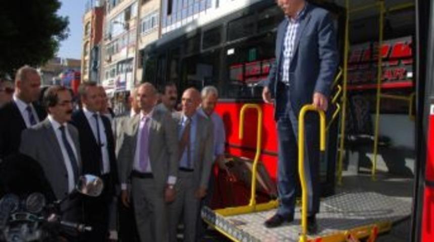 Engelsiz Otob&uuml;sleri Vali Coş Da Beğendi