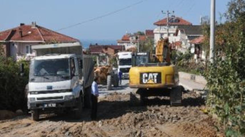 Ak&ccedil;akoca'da Asfaltlama &Ccedil;alışmaları