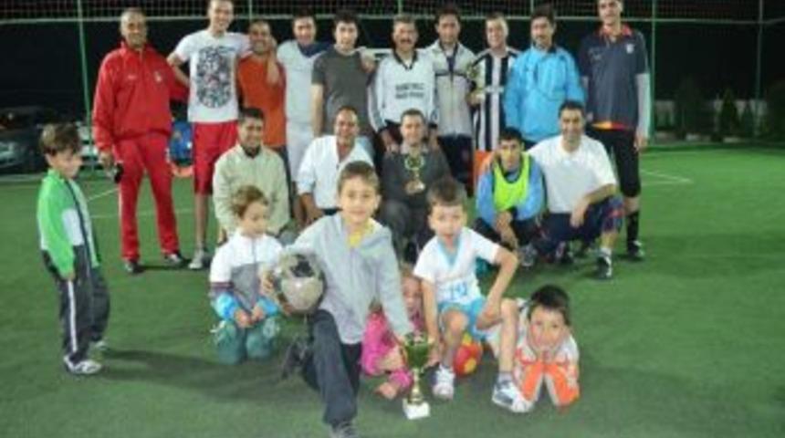 Veliler Okulun Futbol Turnuvasında Şampiyonluk I&ccedil;in Yarıştı