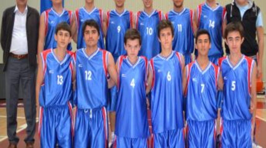 Mustafakemalpaşa Belediye'nin Basketbol Takımı Dolu Dizgin