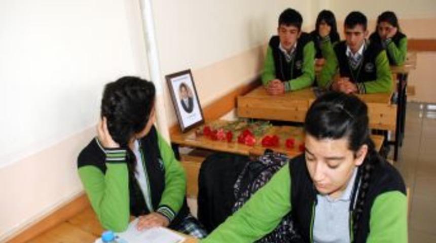 Elbistanlı Kısaca Ailesi, 9 Ay Arayla Iki Evladını Toprağa Verdi