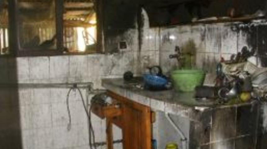 Mutfakta &Ccedil;ıkan Yangın Korkuttu