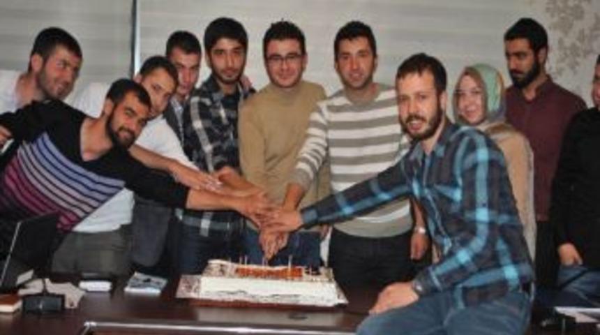Ak Gen&ccedil;lik, Ak Parti'nin İktidardaki 10. Yılını Kutladı.