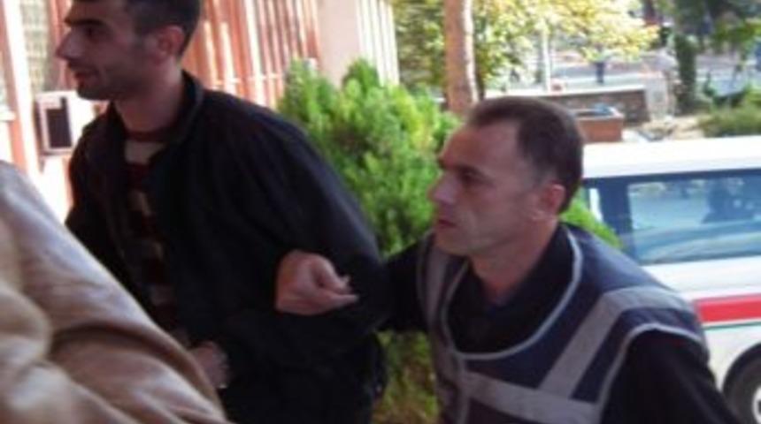 Uyuşturucu Satıcısı Polise Yakalandı