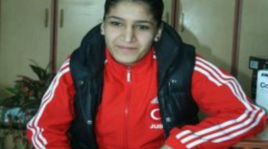 Yılmaz T&uuml;rkiye &Uuml;&ccedil;&uuml;nc&uuml;s&uuml; Oldu
