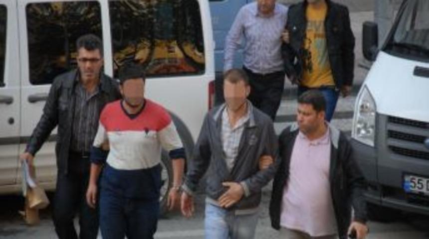 Tamire Bırakılan Aracı &Ccedil;alıp Par&ccedil;aladılar