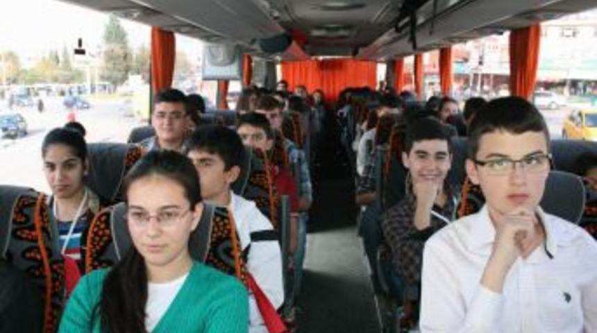 'Cumhuriyet Gezileri' Ile Tarihe Yolculuk Yapan &Ouml;ğrencilerden Sorumluluk Vurgusu
